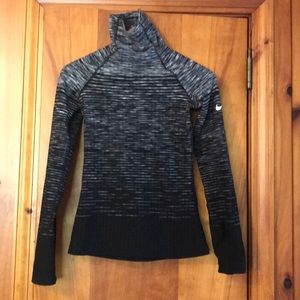 Women s NIKEPRO HYPERWARM fleece turtleneck